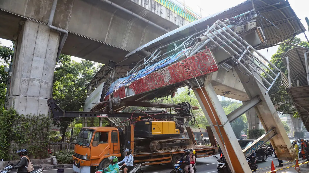 JPO Tendean Ditabrak, Koridor 13 Transjakarta Alami Perubahan Rute